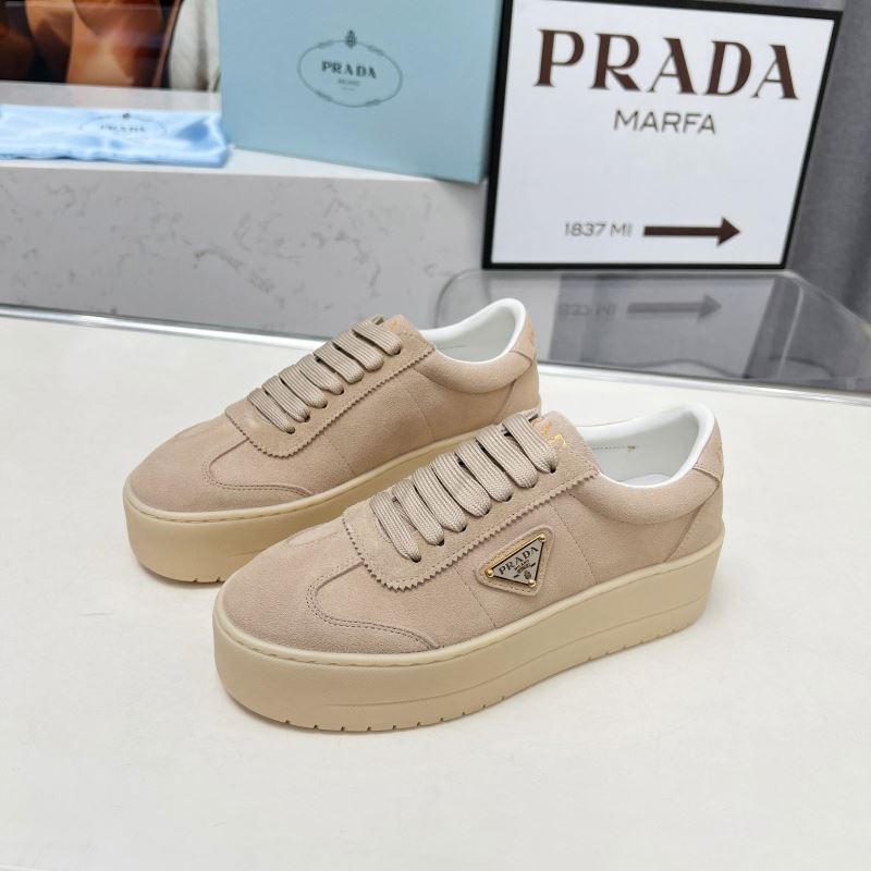 Pra*a casual shoes